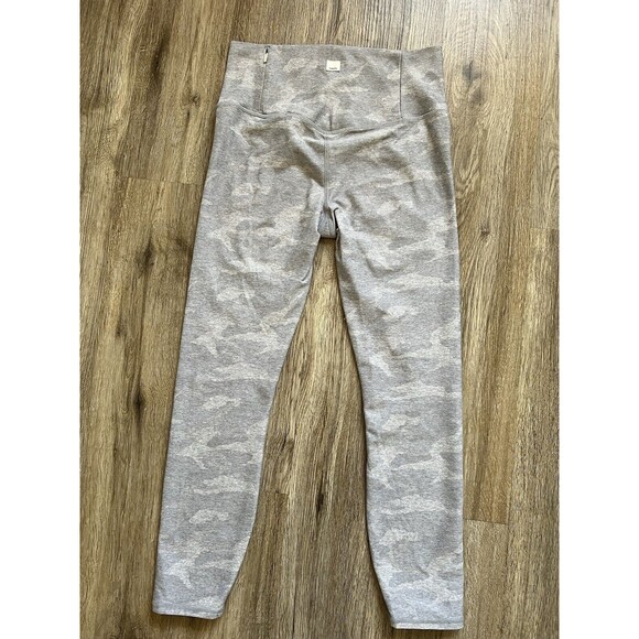 Vuori Clean Elevation Leggings In Pale Heather Camo Size S - Picture 4 of 9